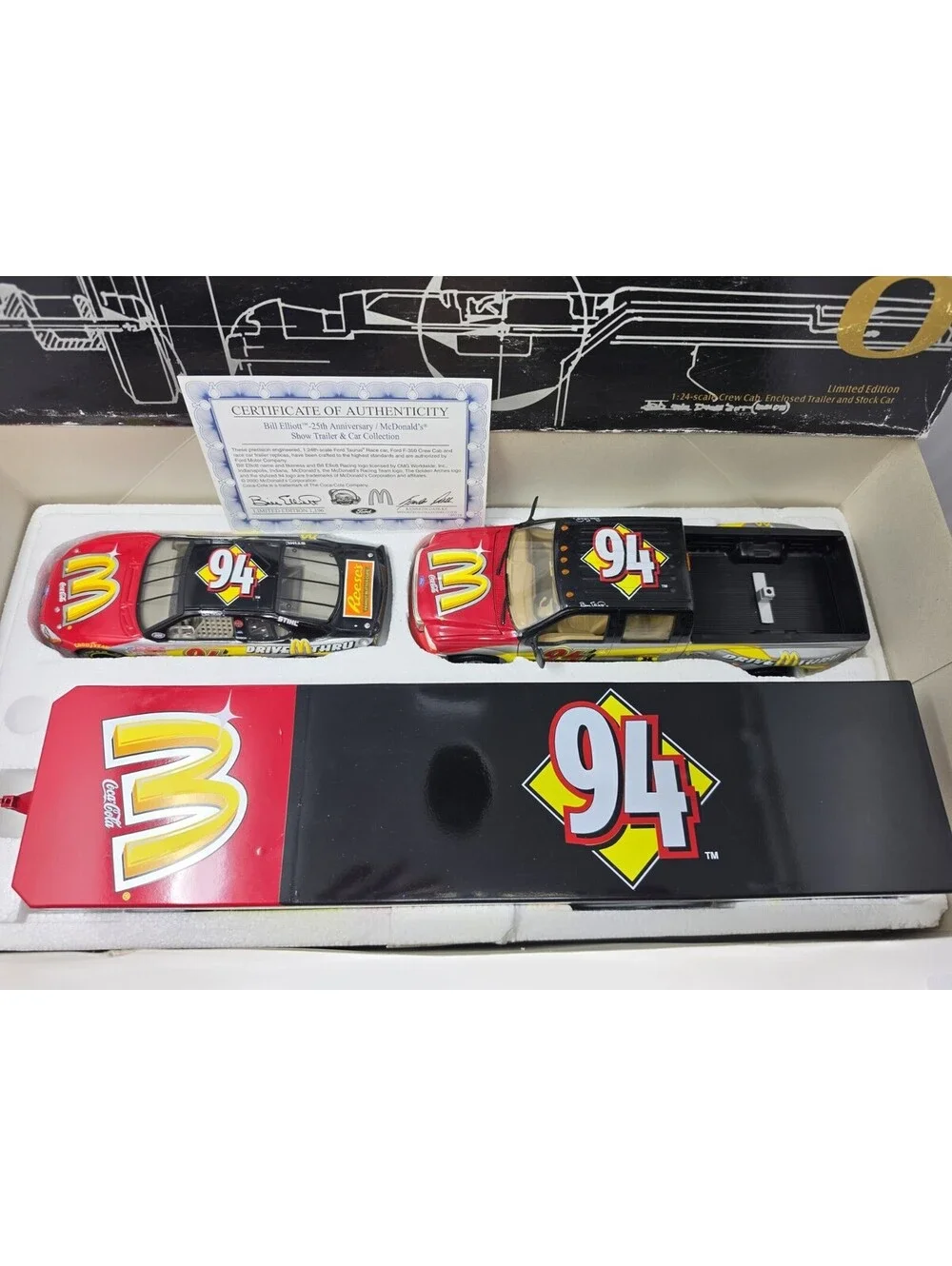 Brookfield Collectors Guild Bill Elliott #94 Ford NASCAR 1:24 Trailer Set LE